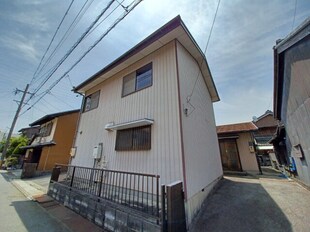 七つ屋一戸建の物件外観写真